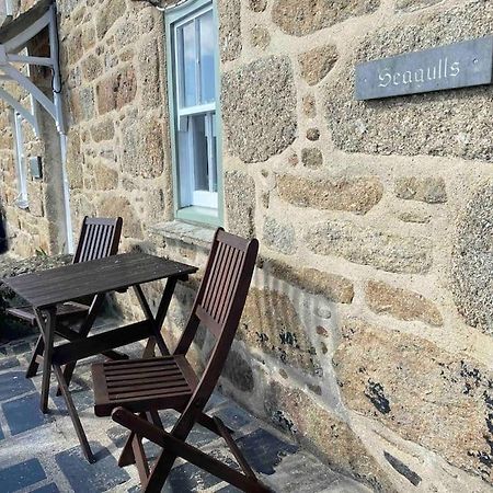 Seagulls Cottage, Touching Distance From Beach Mousehole Exteriör bild