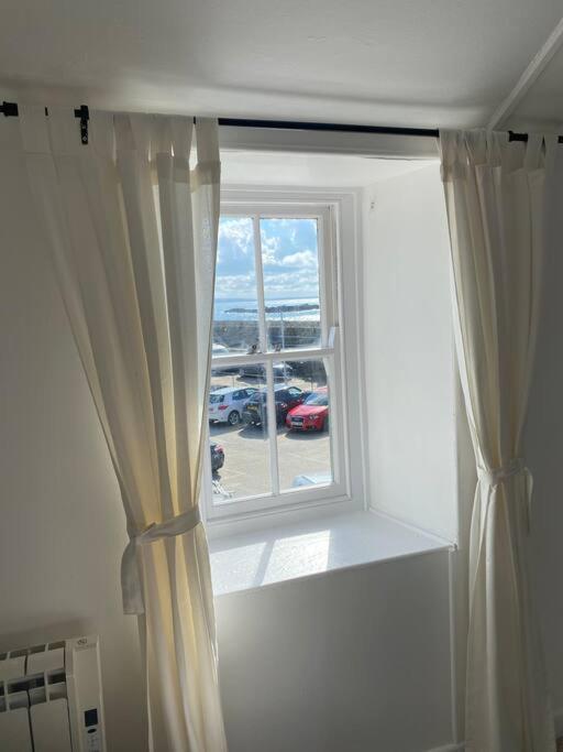 Seagulls Cottage, Touching Distance From Beach Mousehole Exteriör bild